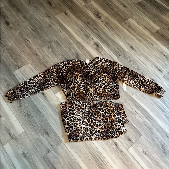 Leopard Print Two-Piece Set - Picture 5 of 5